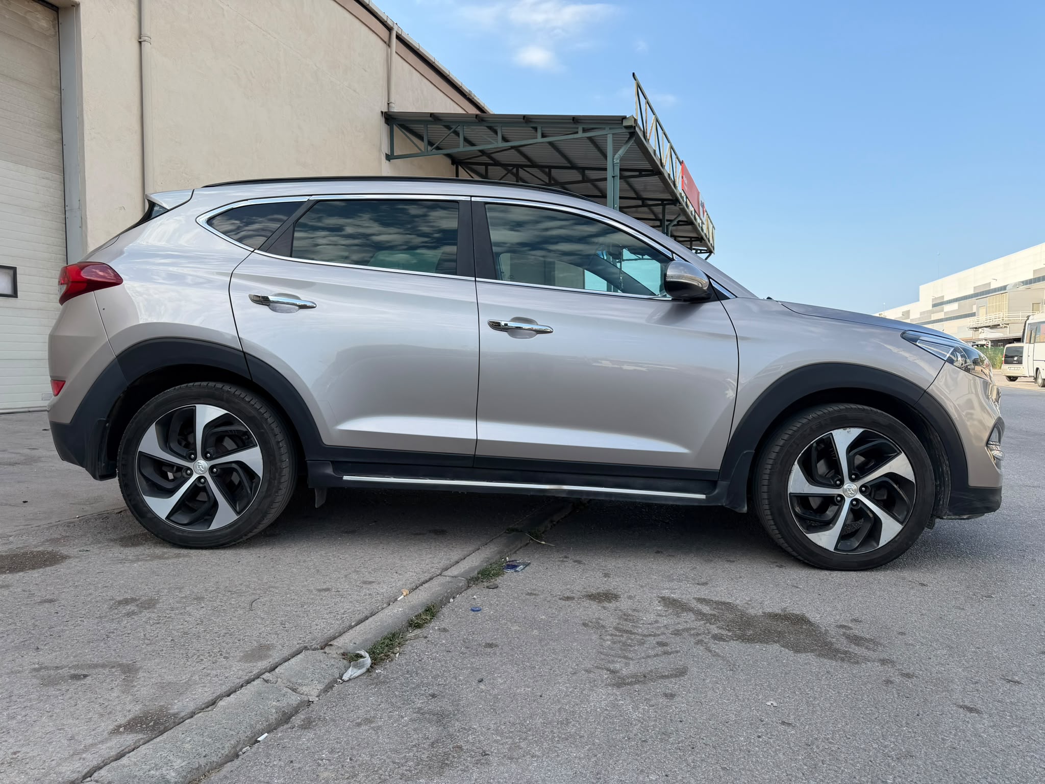2017 HYUNDAI TUCSON  1.6 T-GDI    ELITE PLUS RED PACK – 121.000 KM 4X4